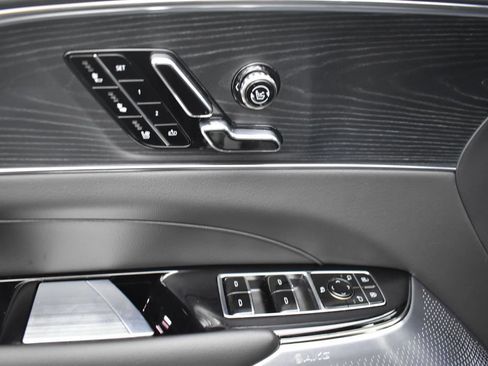 New 2026 Cadillac Lyriq Signature Sport w/ LPO, Floor Liner Package AWD/4WD image 11