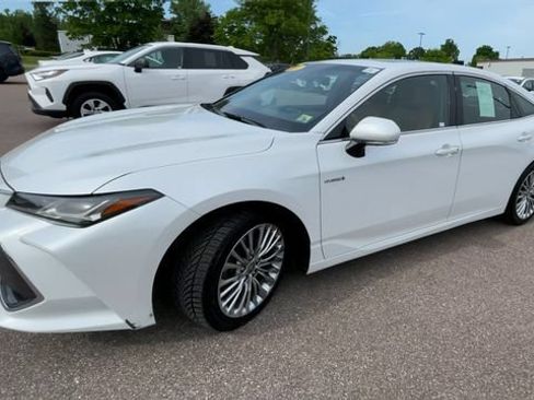 Used 2020 Toyota Avalon Limited w/ Advanced Safety Package FWD image 6