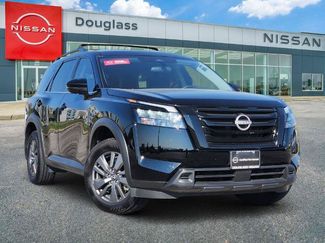 Certified 2025 Nissan Pathfinder SV w/ Black Appearance Package AWD/4WD video 1