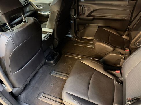 Used 2023 Toyota Sienna XSE FWD image 13
