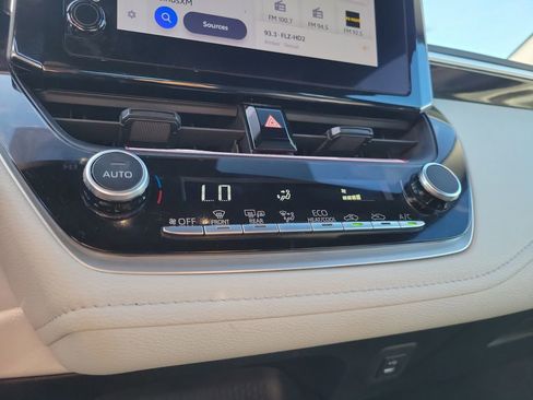 Used 2023 Toyota Corolla SE image 20