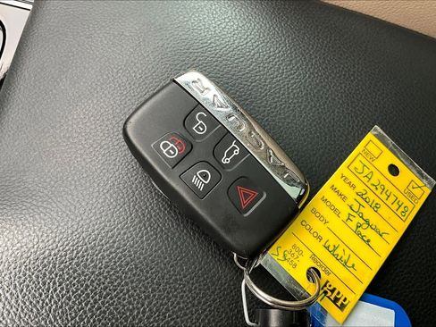 Used 2018 Jaguar F-PACE Premium image 14