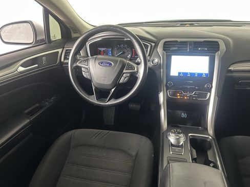 Used 2020 Ford Fusion SE image 35