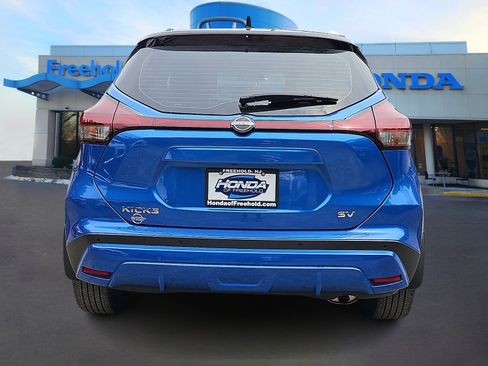 Used 2023 Nissan Kicks SV FWD image 6