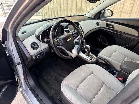 Used 2014 Chevrolet Cruze LT FWD image 6