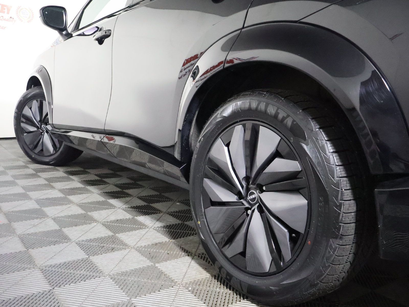 Used 2023 Nissan Ariya AWD image 15