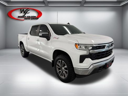 Used 2023 Chevrolet Silverado 1500 LT AWD/4WD image 3