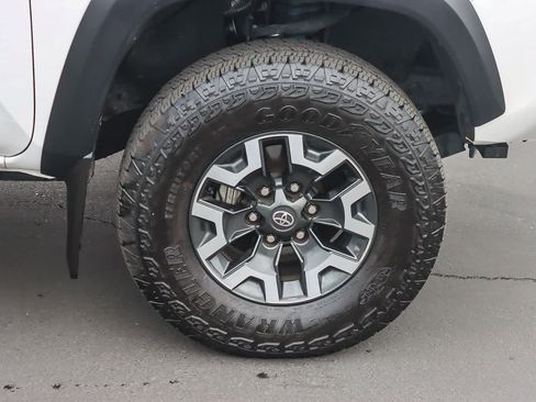 Used 2023 Toyota Tacoma TRD Off-Road image 9