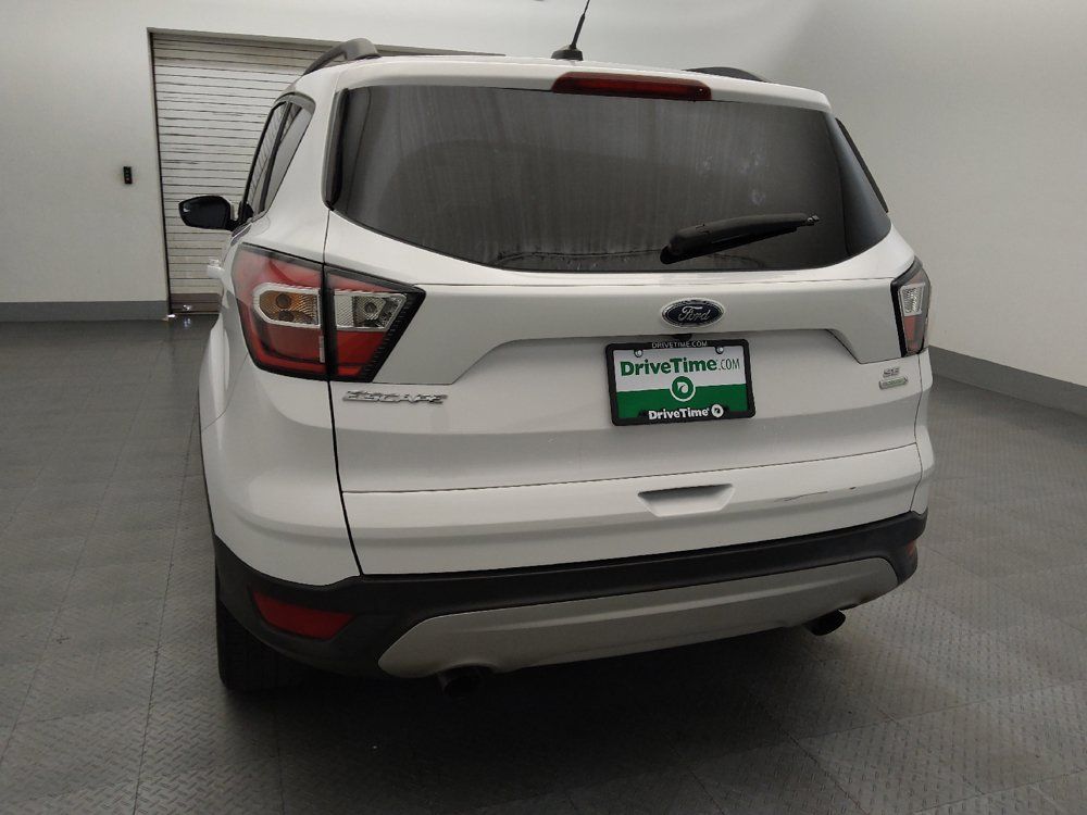 Used 2018 Ford Escape SE FWD image 6