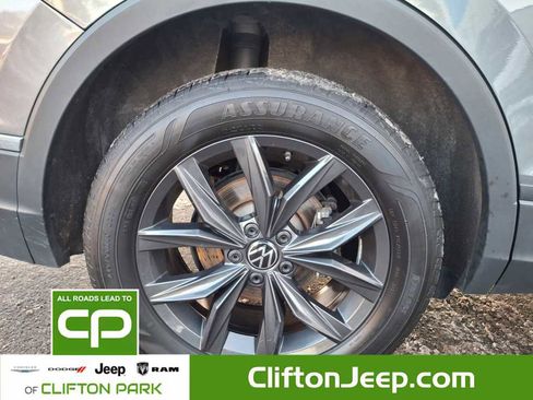 Used 2024 Volkswagen Tiguan SE image 9