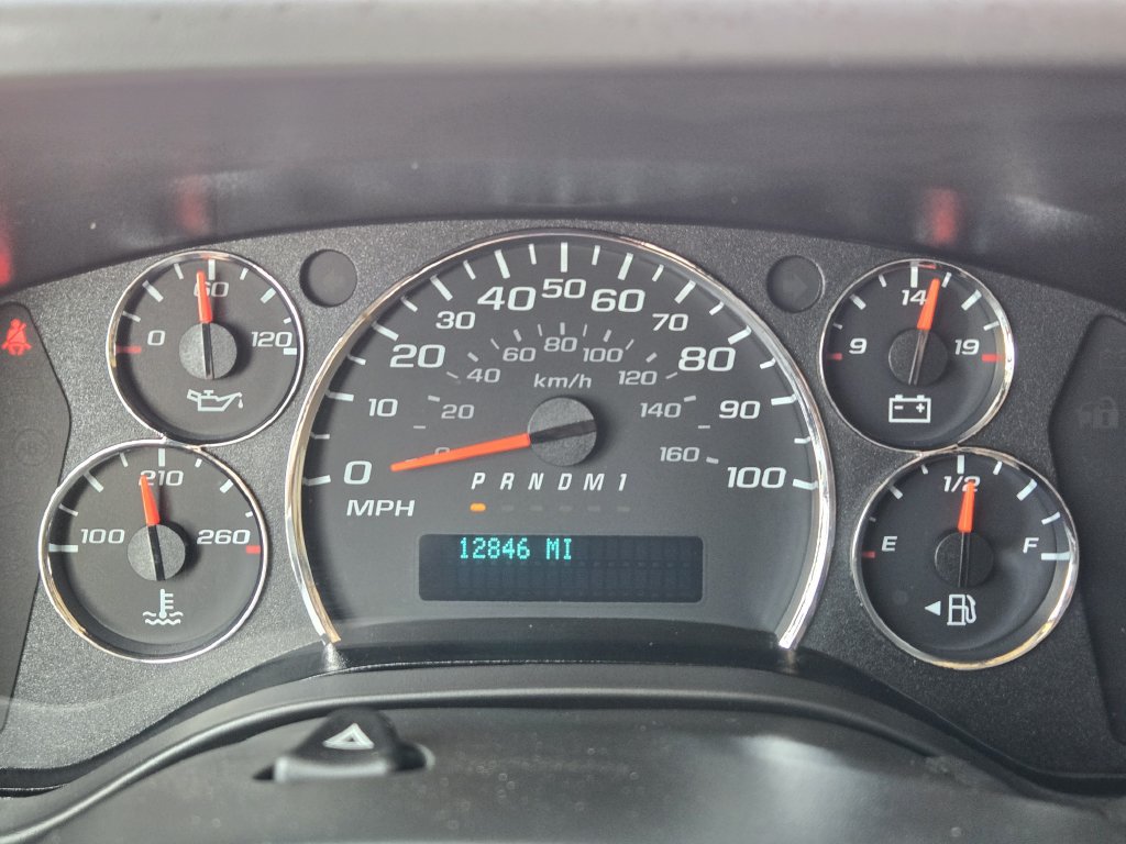 Used 2025 Chevrolet Express 2500 Extended w/ Driver Convenience Package RWD image 15