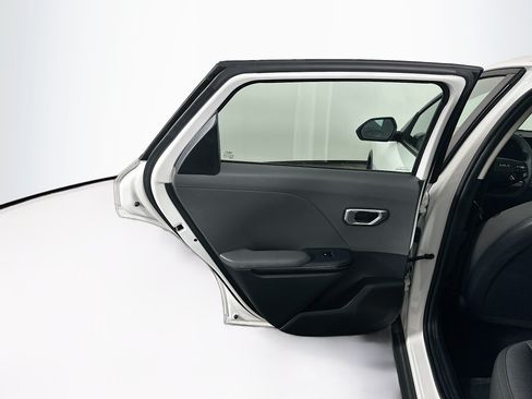 Used 2025 Kia K4 FWD image 26