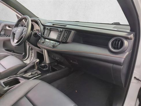 Used 2016 Toyota RAV4 SE image 25