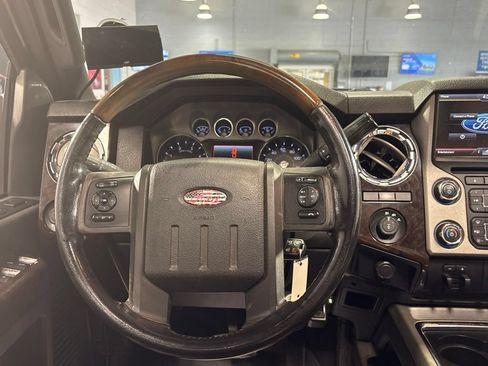 Used 2013 Ford F250 Platinum w/ Platinum Pkg AWD/4WD image 26
