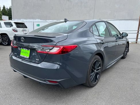 Used 2025 Toyota Camry SE FWD image 4