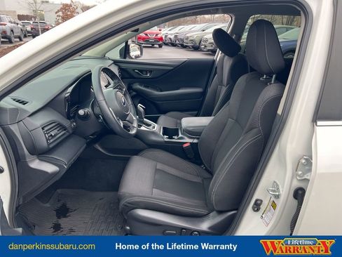 Used 2022 Subaru Outback Premium image 10