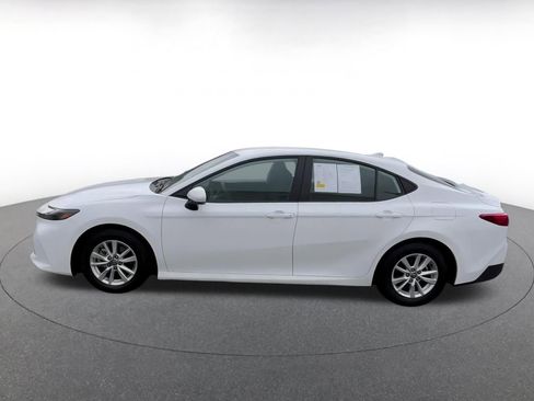 Used 2025 Toyota Camry LE image 10