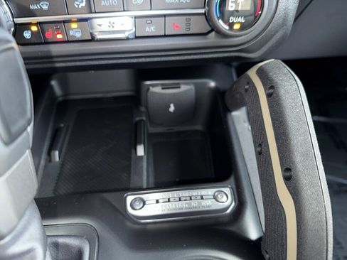 New 2025 Ford Bronco Badlands image 54