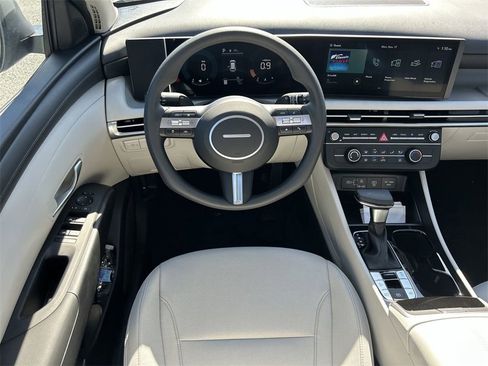 New 2026 Hyundai Tucson SE image 4