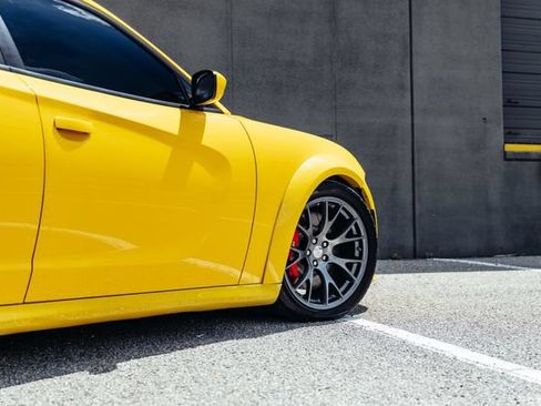 Used 2018 Dodge Charger SRT w/ Technology Group RWD image 29