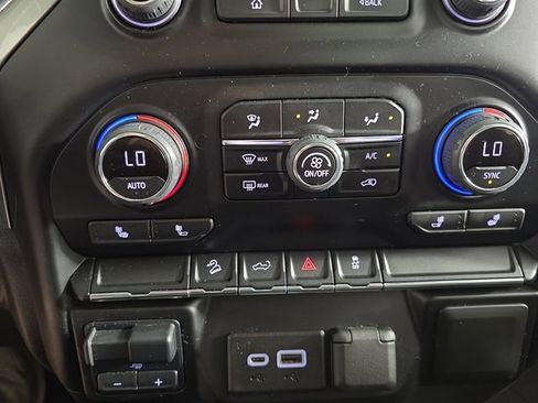 Used 2022 Chevrolet Silverado 2500 LT w/ Convenience Package AWD/4WD image 32