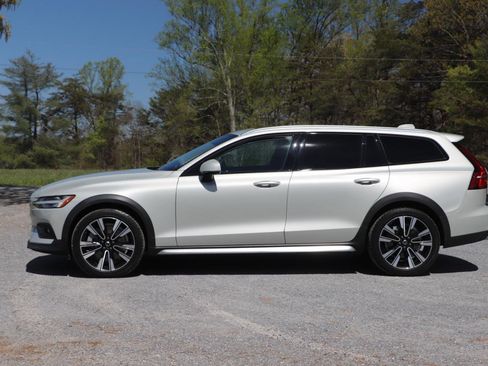Used 2020 Volvo V60 T5 Cross Country AWD/4WD image 38