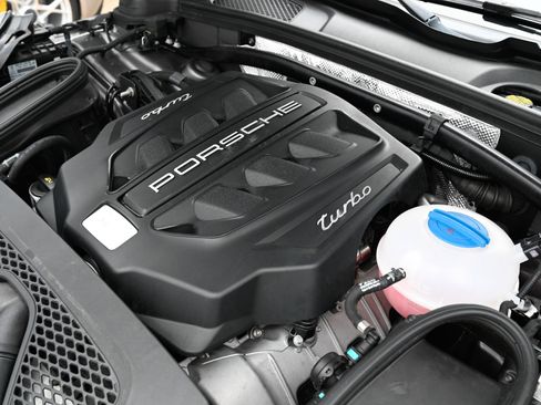 Used 2018 Porsche Macan Turbo image 61