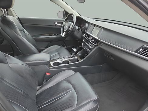 Used 2017 Kia Optima EX image 10