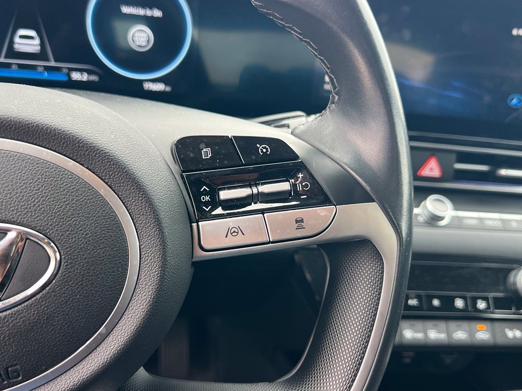 Certified 2023 Hyundai Elantra Limited FWD image 20