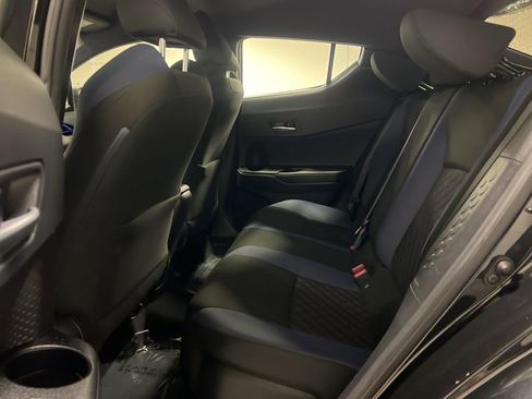 Used 2020 Toyota C-HR XLE image 9