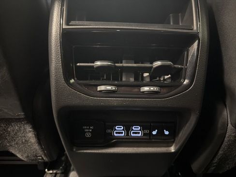 Used 2023 Jeep Grand Cherokee Limited image 18