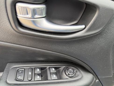 Used 2020 Jeep Compass Altitude image 18