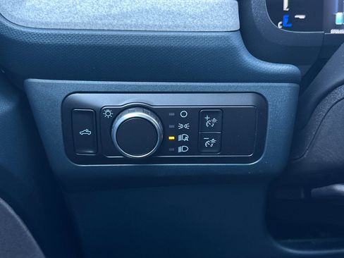 New 2026 Ford Maverick XLT image 25