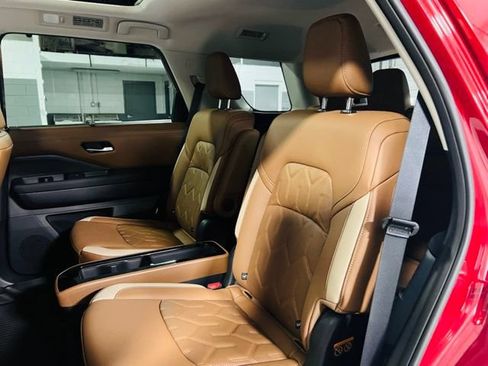 New 2026 Nissan Pathfinder Platinum FWD image 27