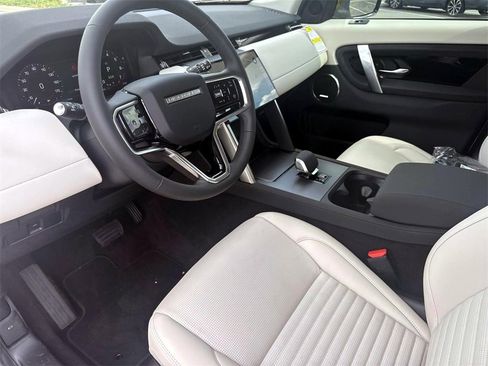 New 2025 Land Rover Discovery Sport S image 31
