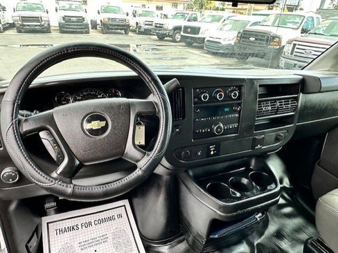 Used 2016 Chevrolet Express 2500 image 16