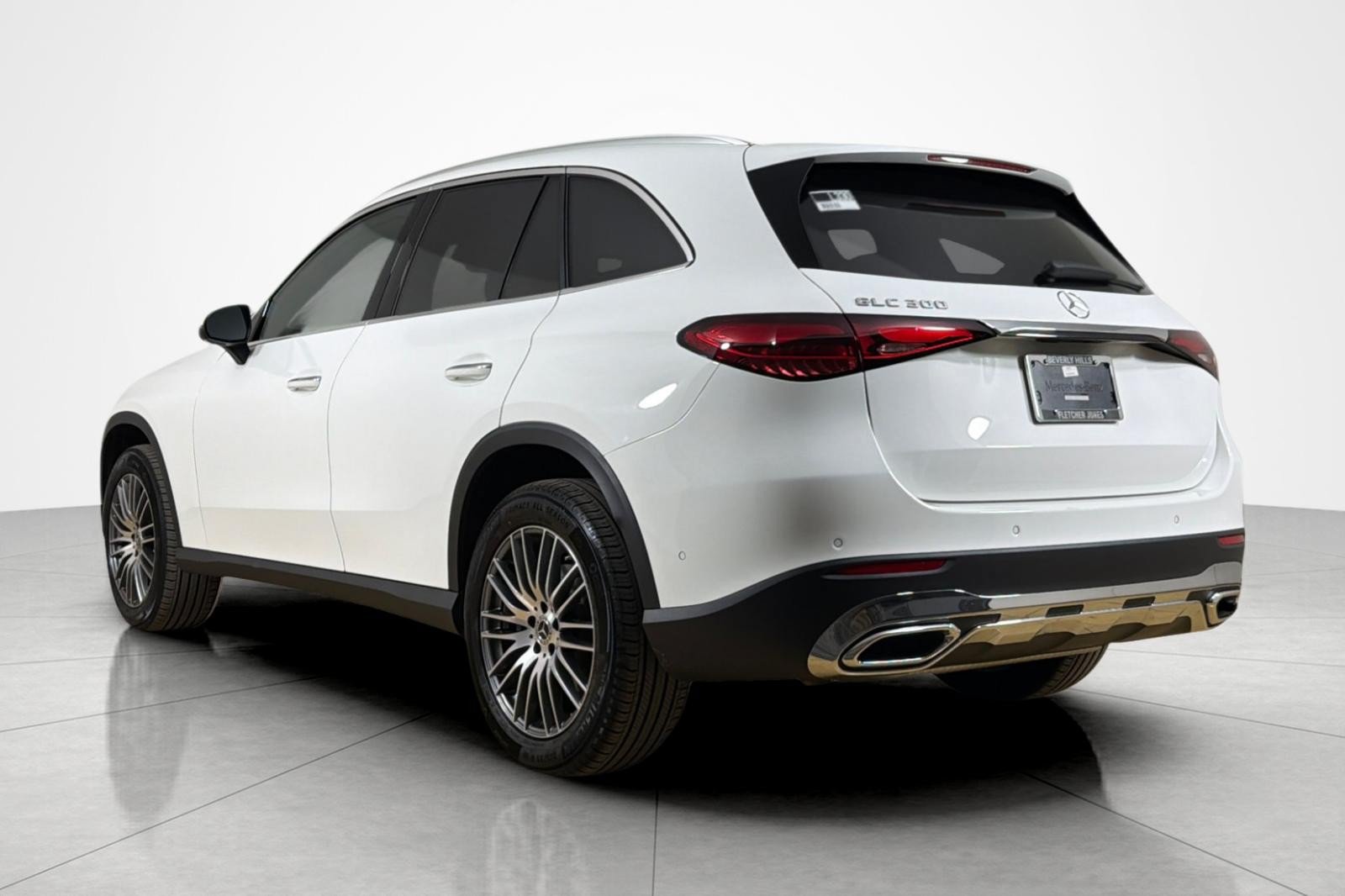 Used 2026 Mercedes-Benz GLC 300 image 3
