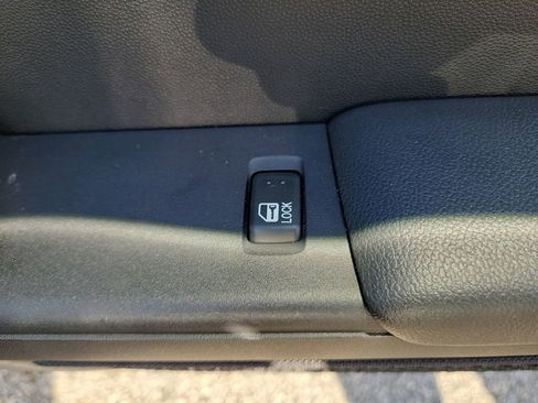 Used 2009 MAZDA MX-5 Miata Sport image 18