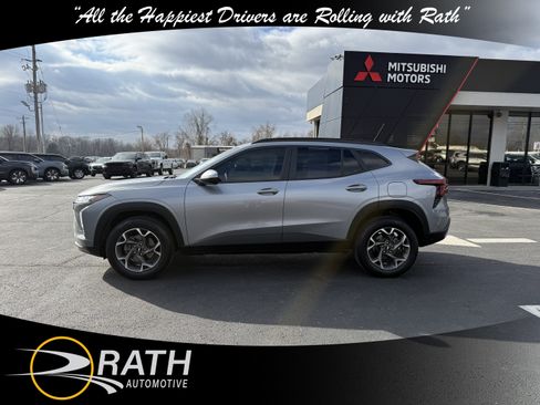 Used 2024 Chevrolet Trax LT w/ Driver Confidence Package image 6