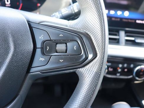 Used 2024 Chevrolet Trax LT FWD image 19
