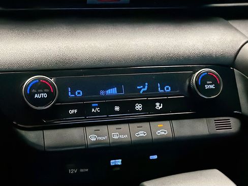 Used 2025 Hyundai Elantra Sport FWD image 10