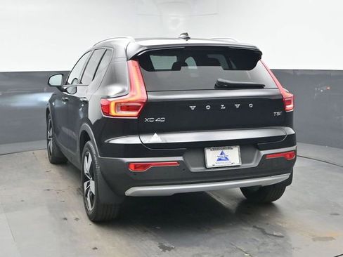 Used 2020 Volvo XC40 T5 Momentum w/ Protection Package Premier image 7