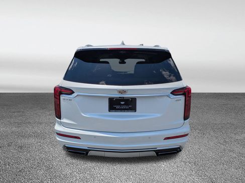 Used 2022 Cadillac XT6 Premium Luxury w/ Technology Package FWD image 27