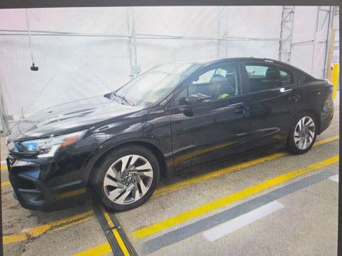 Used 2023 Subaru Legacy Limited AWD/4WD image 3