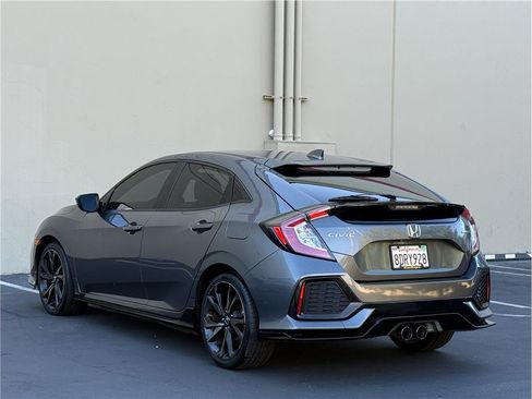 Used 2018 Honda Civic Sport image 4