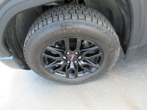 Used 2020 GMC Sierra 1500 Elevation w/ Elevation Value Package AWD/4WD image 16