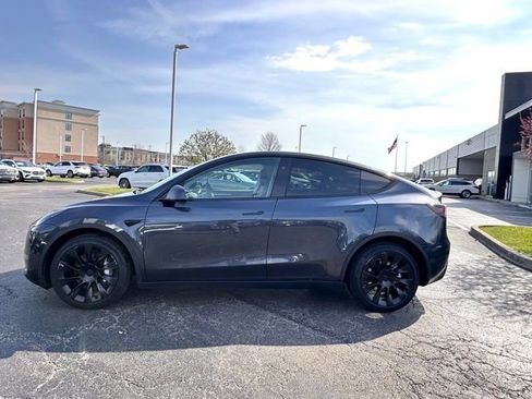 Used 2024 Tesla Model Y Long Range image 3