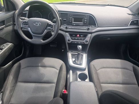 Used 2018 Hyundai Elantra SE FWD image 17