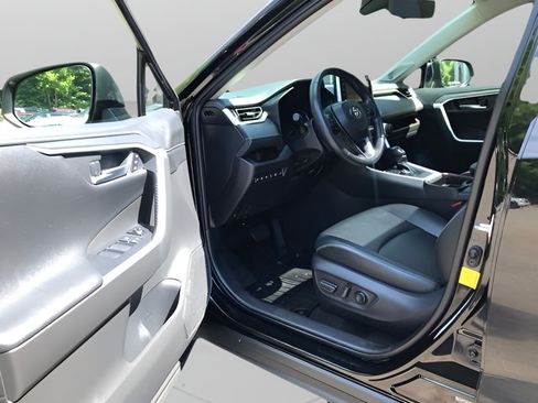 Certified 2020 Toyota RAV4 Limited AWD/4WD image 6
