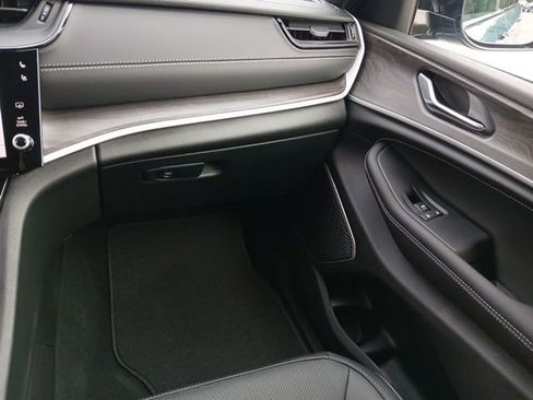 New 2026 Jeep Grand Cherokee L Limited AWD/4WD image 38